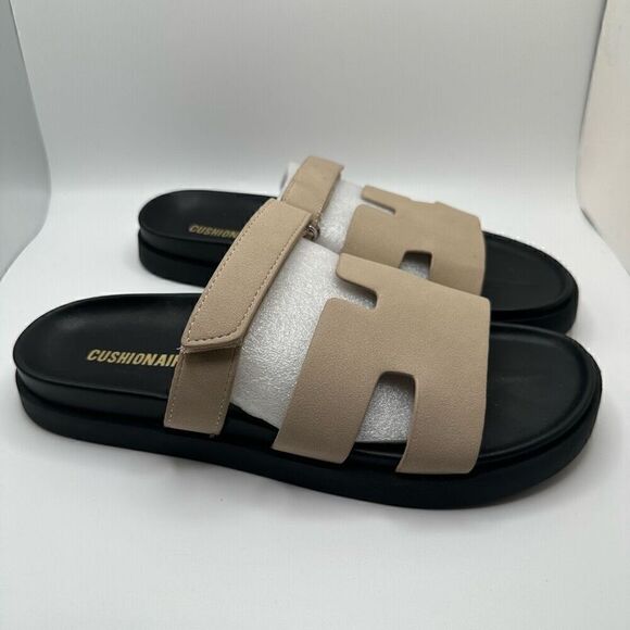 CUSHIONAIRE Women's Lotto footbed sandal with +Comfort 8 WIDE SAND - Picture 1 of 7